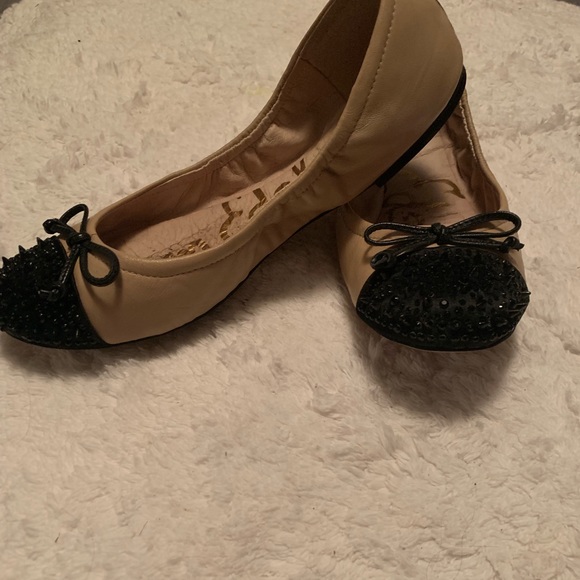 Ballet Flats! - Picture 2 of 3